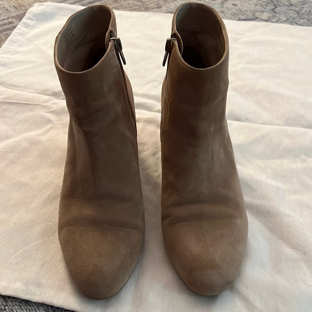 Aldo tan suede ankle boots size 8.5